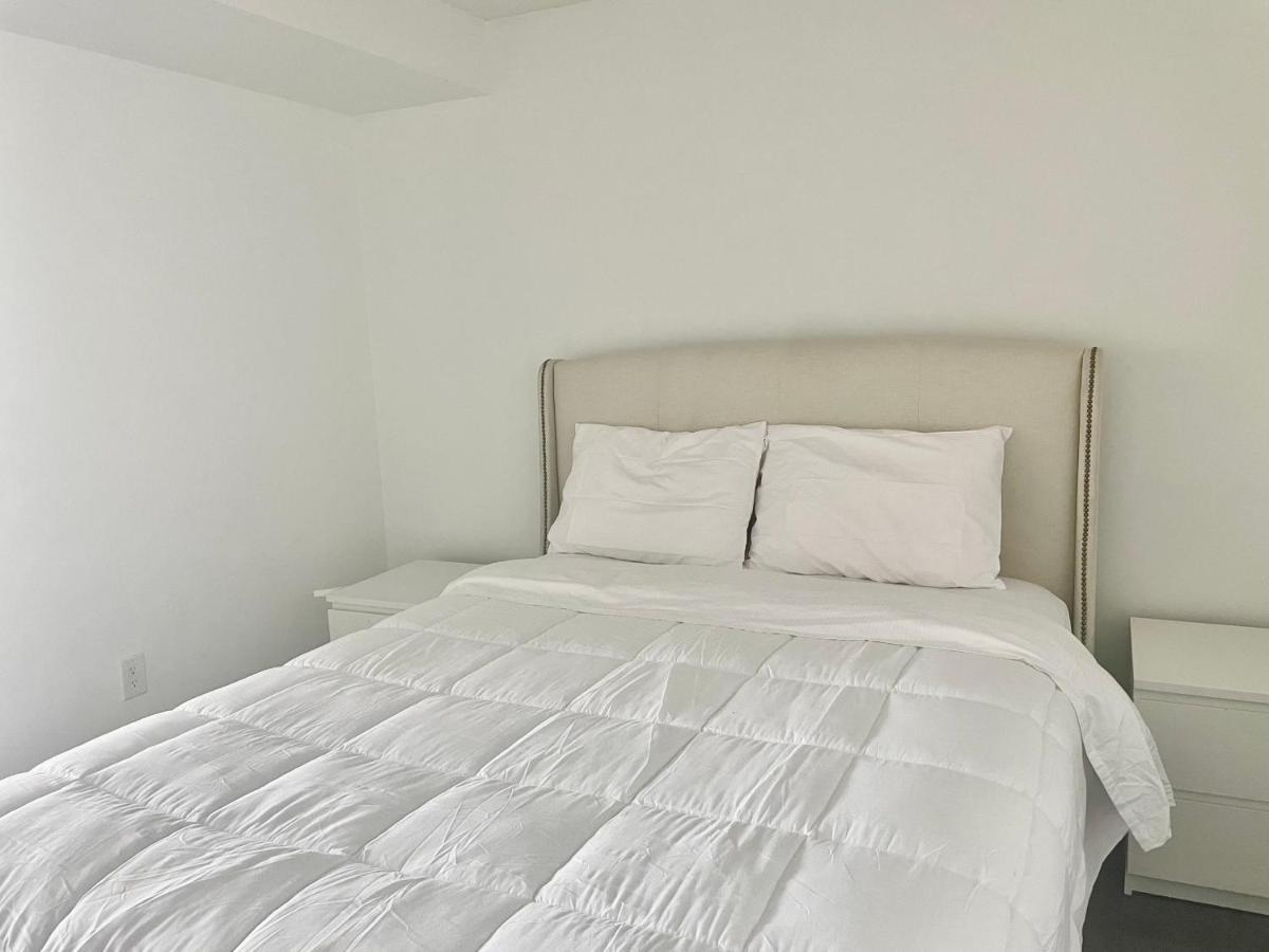 Three Br Condo Step To Cn Tower Rogers Center With Free Parking Toronto Buitenkant foto