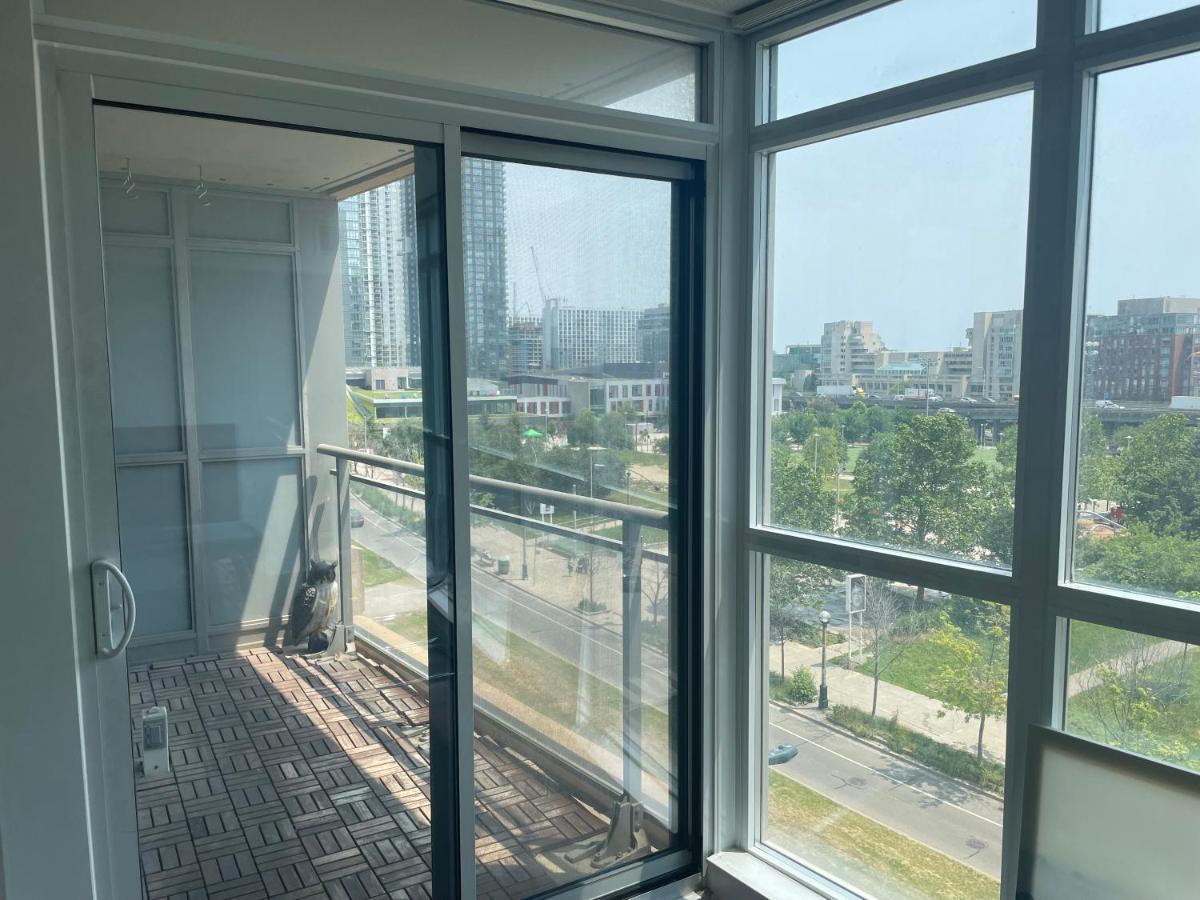 Three Br Condo Step To Cn Tower Rogers Center With Free Parking Toronto Buitenkant foto