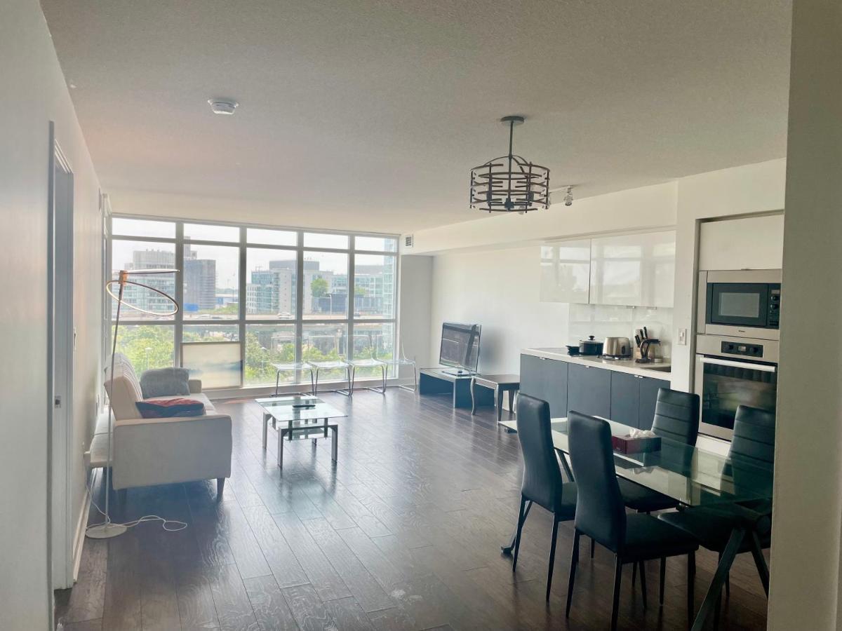 Three Br Condo Step To Cn Tower Rogers Center With Free Parking Toronto Buitenkant foto