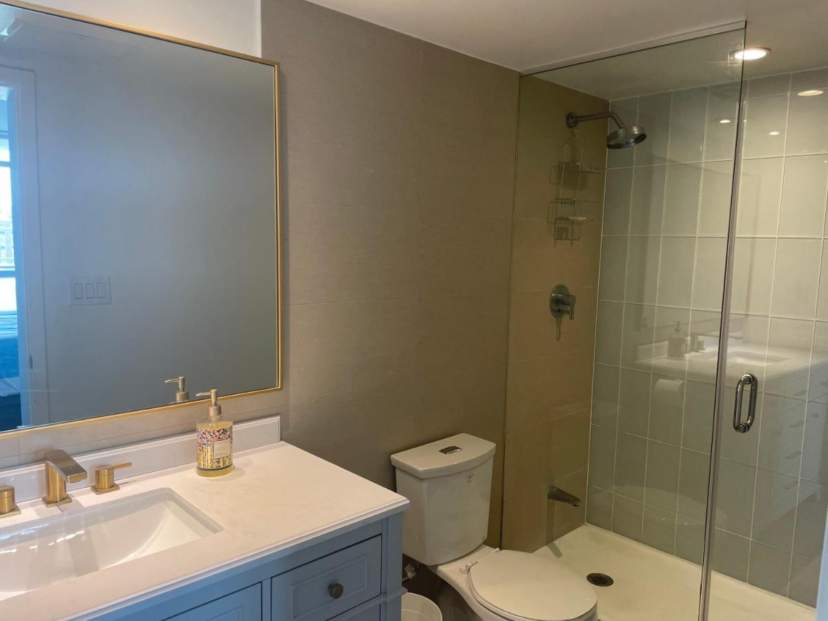 Three Br Condo Step To Cn Tower Rogers Center With Free Parking Toronto Buitenkant foto