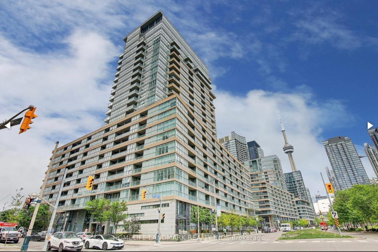 Three Br Condo Step To Cn Tower Rogers Center With Free Parking Toronto Buitenkant foto