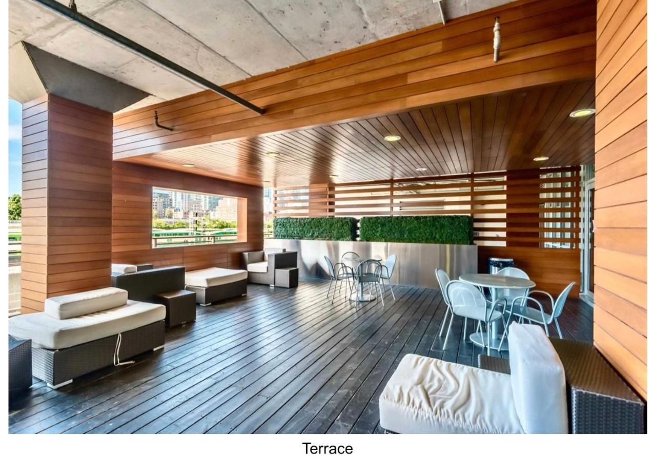 Three Br Condo Step To Cn Tower Rogers Center With Free Parking Toronto Buitenkant foto