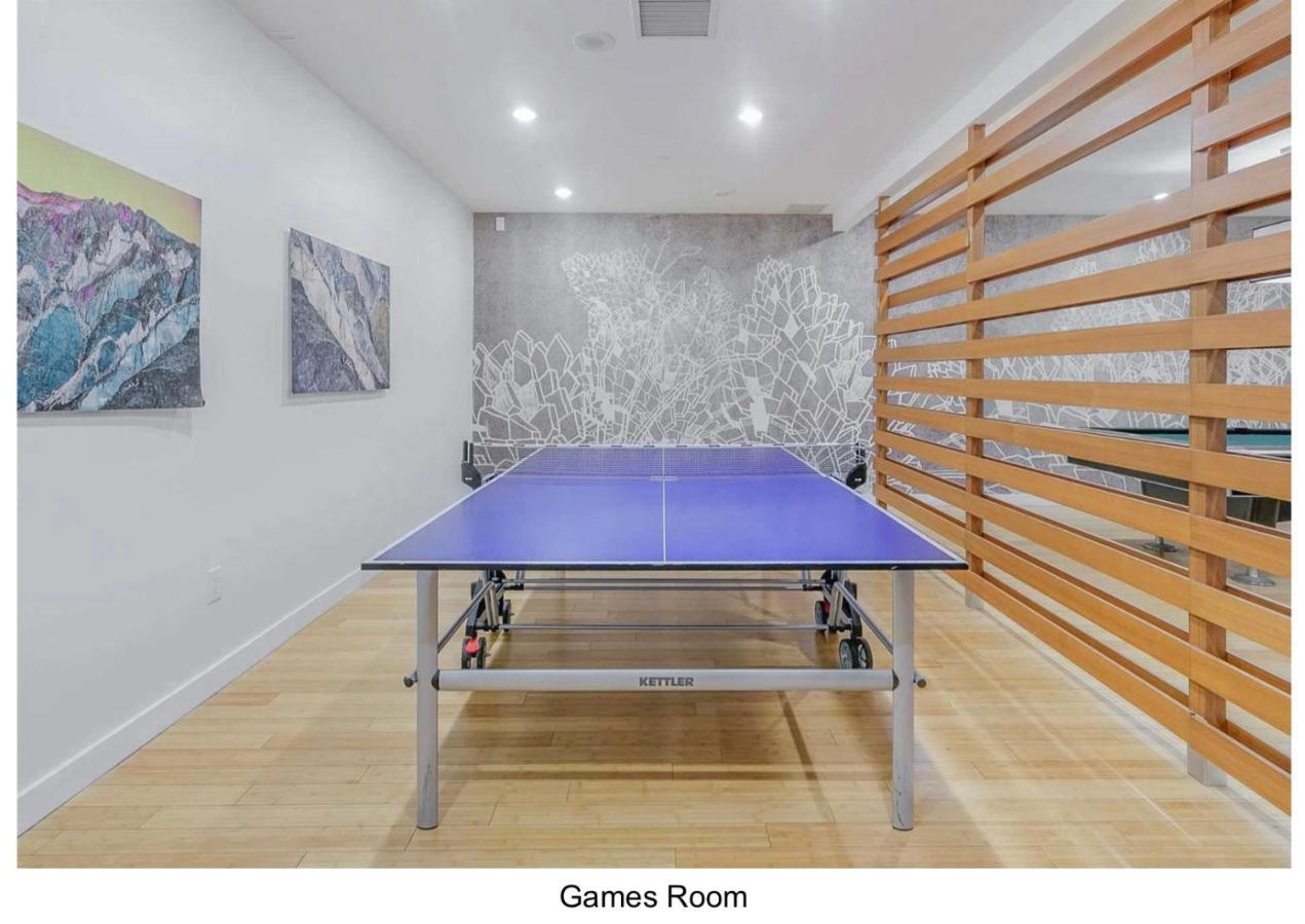 Three Br Condo Step To Cn Tower Rogers Center With Free Parking Toronto Buitenkant foto